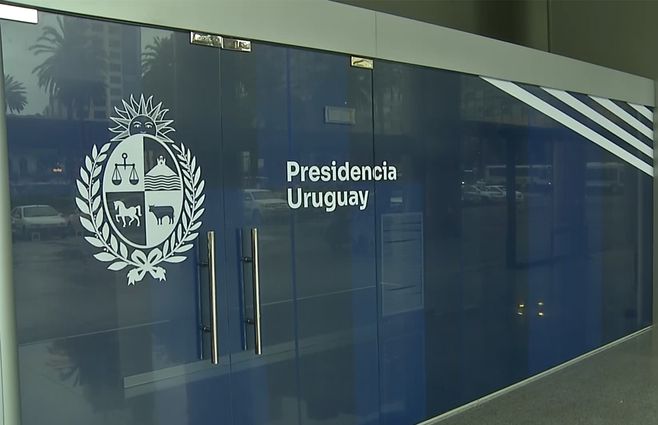 presidencia-nuevo-logo-puerta.jpg