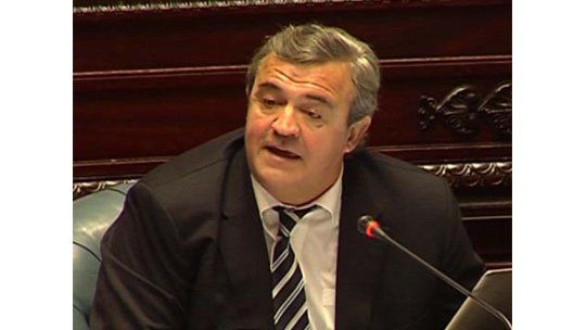 Larrañaga dice que legalizar marihuana es una engañifa