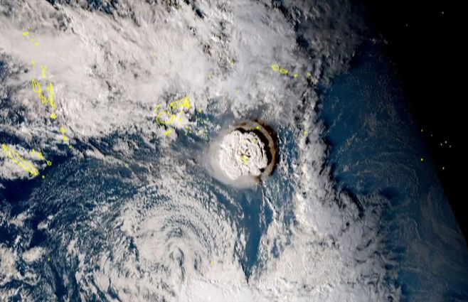 volcan marítimo alerta tsunami chile 15 enero 2022.jpg