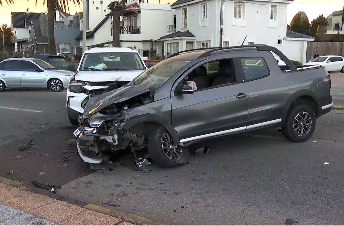 Triple choque en la rambla de Punta Gorda, donde instalaron un radar en noviembre: hubo lesionados leves