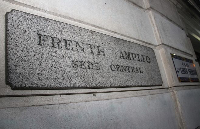 cartel-sede-frente-amplio-focouy