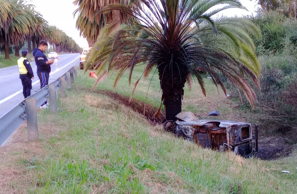 Siniestro de tránsito fatal. Foto: Policía Caminera. Siniestro de tránsito fatal. Foto: Policía Caminera.