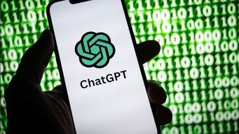 escritora japonesa que gano prestigioso premio admite que chatgpt escribio parte de su novela