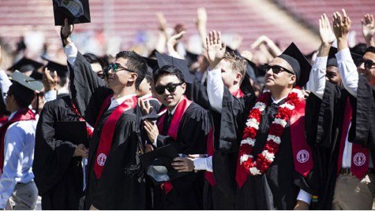 Graduación Stanford Universidad