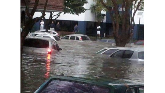 Temporal en Buenos Aires con víctimas fatales y barrios inundados