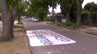 condenado por amenazar con un arma a personas que movieron escombros de una pintada que hizo en la calle