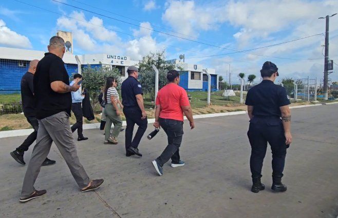 Imagen cedida a Subrayado. Inspección en el ex Comcar este miércoles.