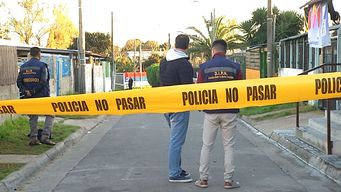 homicidio en cerro norte: entraron vestidos de policia y dispararon a un hombre de 28 anos cuando dormia