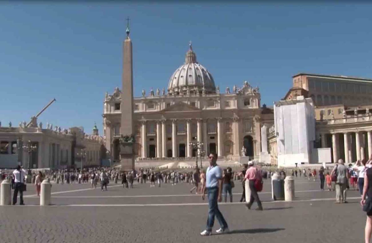 Vaticano recibe investigación de 251 casos de presunta pederastia en España