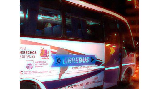 Llegó a Uruguay un ómnibus “Librebus”
