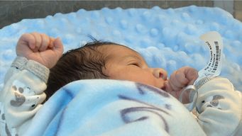 se llama nehitan, peso 3,8 kilos, nacio en el pereira rossell y es el primer bebe en nacer en 2026