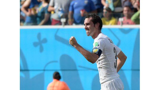 Seis jugadores de Uruguay con riesgo de suspensión en octavos