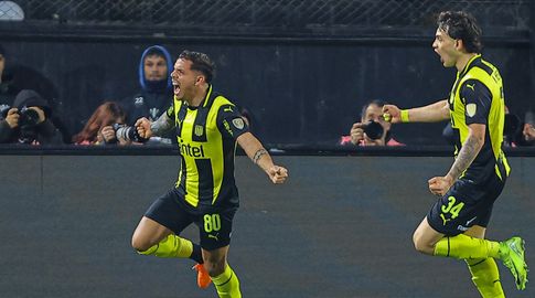 Peñarol le ganó 1-0 a Racing en el Campeón del Siglo el partido de ida por octavos de final de la Libertadores