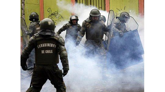 Marchas y disturbios en segundo día de paro nacional en Chile