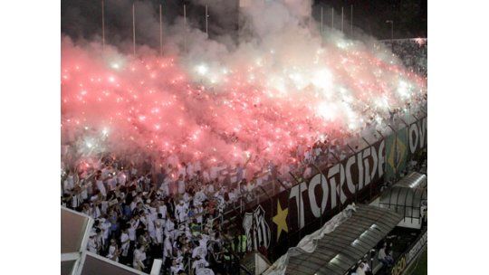 Corinthians deja en dificultades al último campeón