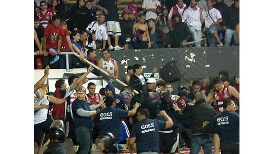 Aguada ganó el clásico 86 a 76 y hubo incidentes en el final
