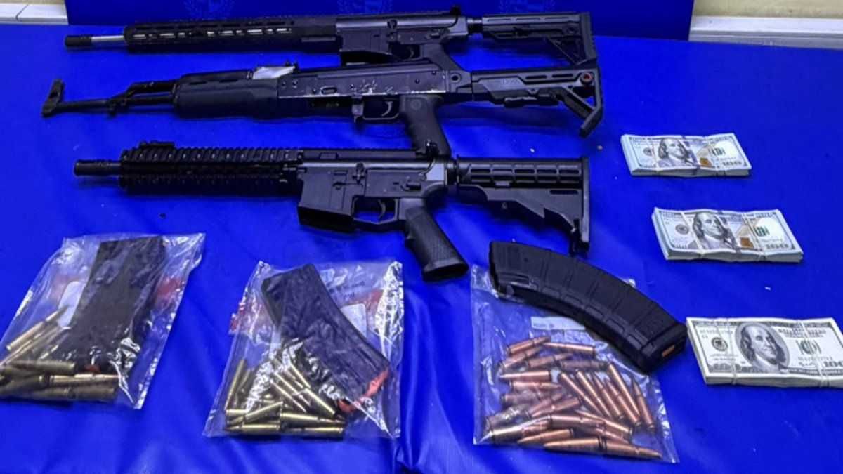 Policía incautó fusiles y USD 30.000 en camioneta en Parque Roosevelt: operación es la misma que detuvo a Fernández Albín