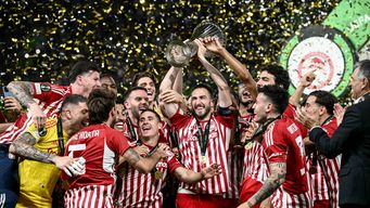 olympiakos: el primer club griego de la historia en levantar un titulo europeo