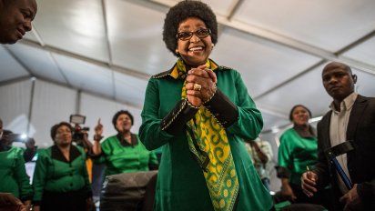 Winnie Mandela en actividad