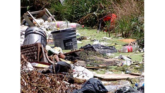 Indignados, vecinos de Manga denuncian la formación de un basural