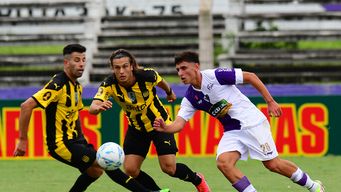 fenix le gano a penarol en el comienzo de la primera fecha del torneo apertura