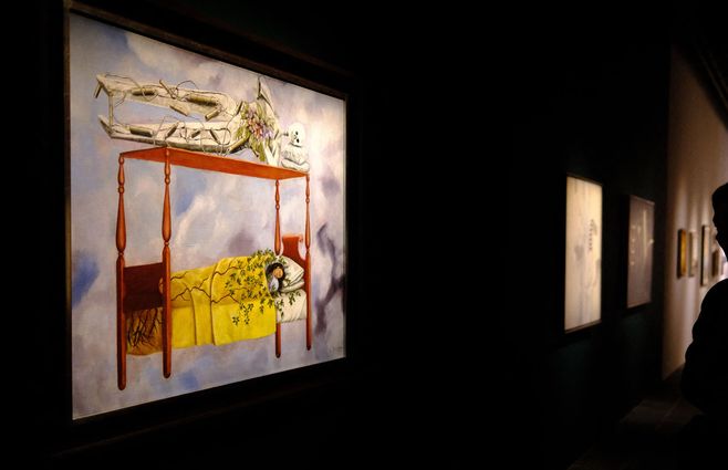 Un cuadro de Frida Kahlo marca récord en subasta para una mujer y un artista latinoamericano