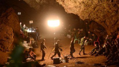 lluvias torrenciales impiden busqueda de los ninos atrapados en una cueva de tailandia
