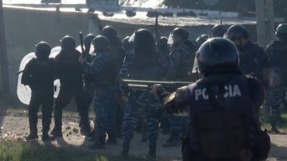 violento desalojo policial en guernica, un asentamiento irregular en el sur de buenos aires