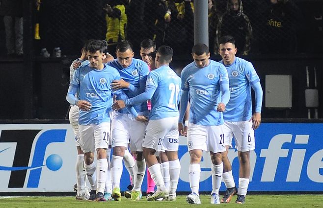 peñarol torque 12 - 6 - 22 dante fernandez (5).jpeg