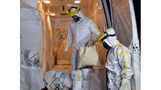 ebola-afp-traje.jpg