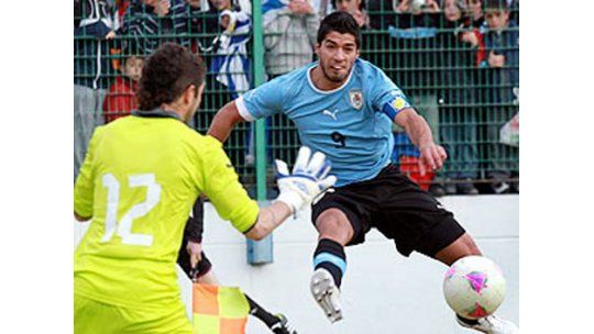 Suárez recuerda incidente con Evra antes de volver a Old Trafford
