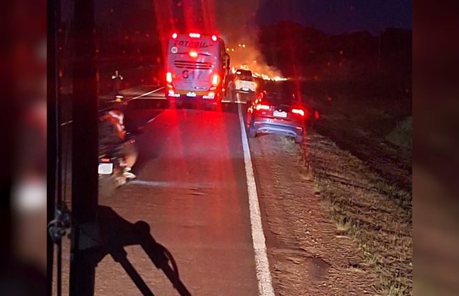 auto-incendiado-en-salto