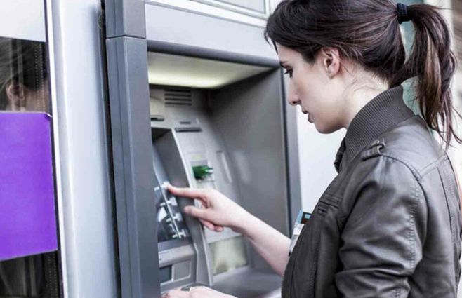 Cajeros automáticos se podrían ver afectados en enero por movilizaciones de AEBU
