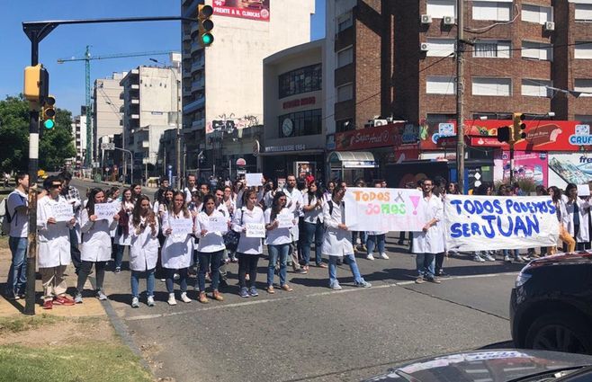 Compañeros del joven asesinado salieron a cortar Avenida Italia&nbsp;