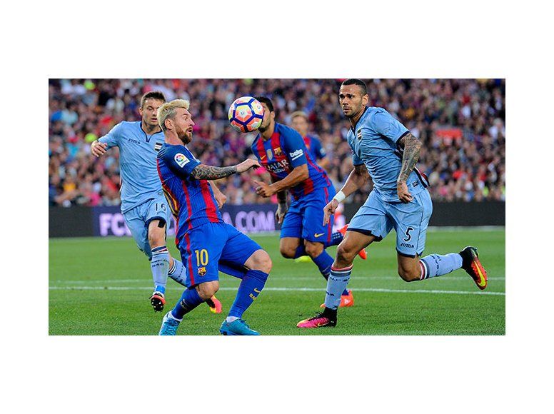 La genial jugada de Iniesta y Messi que terminó en golazo de Suárez