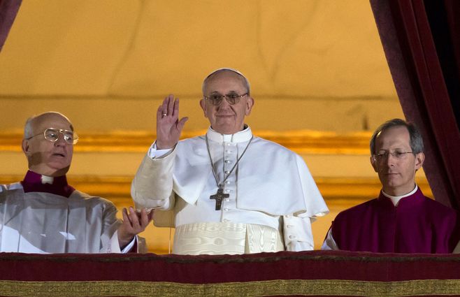 Jorge Bergoglio la noche que fue elegido papa. Foto: AFP, 13 de marzo de 2013.