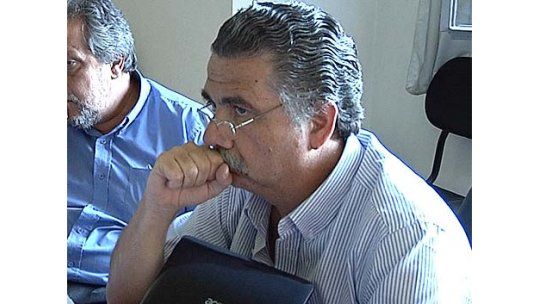 Seoane pone su cargo a disposición por diferencias con Secundaria
