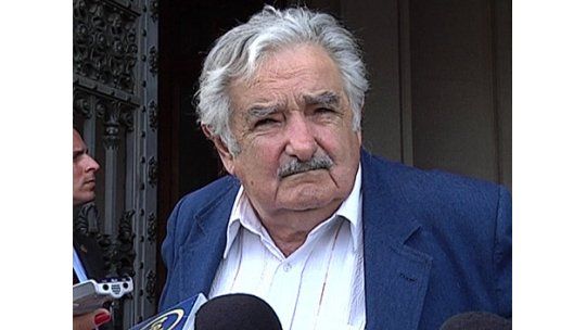 Mujica marcó distancia de los “pleitos internos del FA”