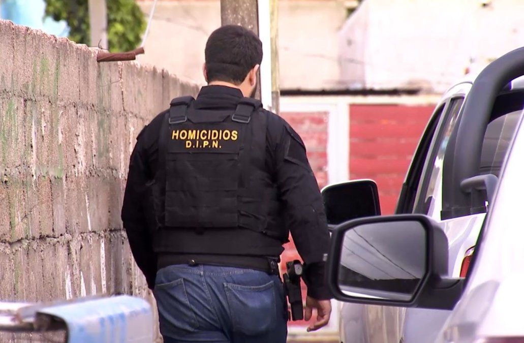 Allanamientos por homicidio terminan con dos detenidos y más de 300 envoltorios de droga incautados