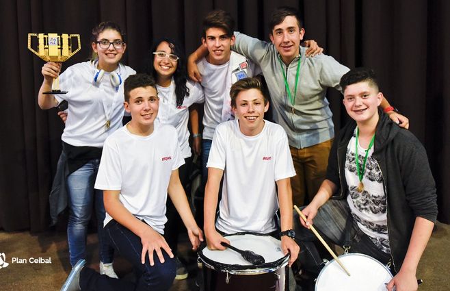 Equipo que representa a Uruguay en la FIRST LEGO League 2018, del liceo de Tala