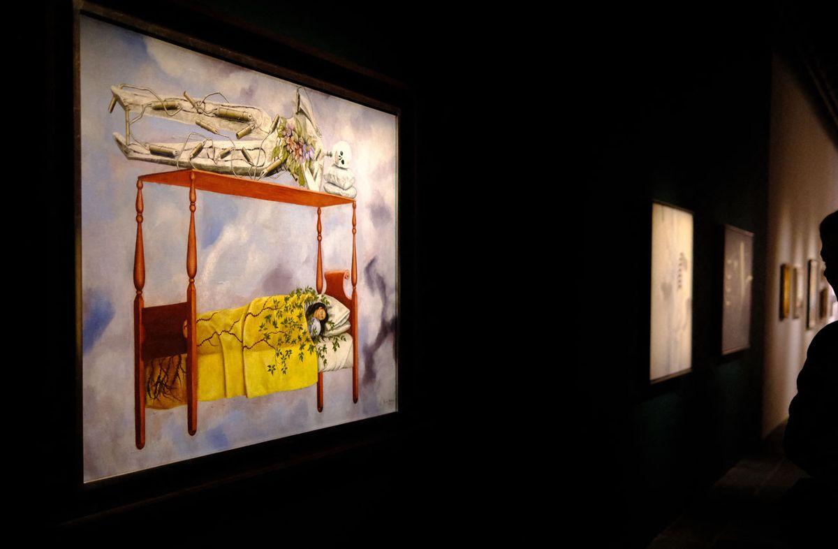 Un cuadro de Frida Kahlo marca récord en subasta para una mujer y un artista latinoamericano