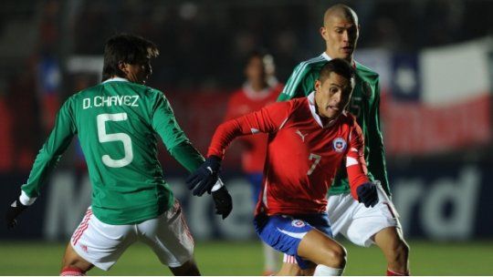 Chile ganó en su estreno y se cruza con Uruguay el viernes