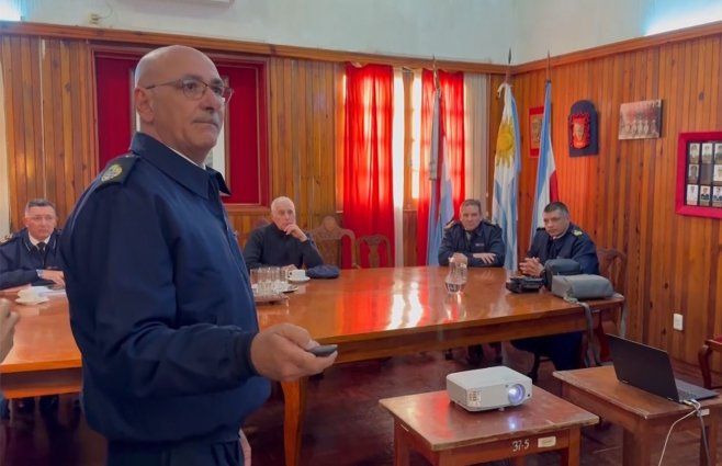 Jefe de Policía de Río Negro Sergio Solé, en reunión con el ministro Carlos Negro. Foto: archivo Subrayado.