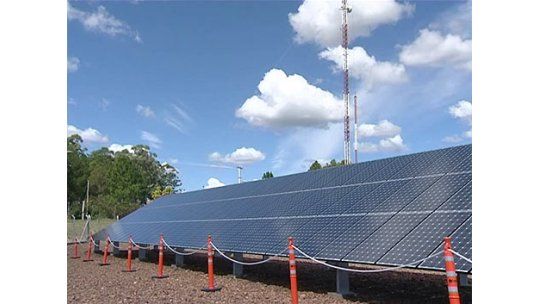 Gobierno apunta a las energías renovables con granjas solares