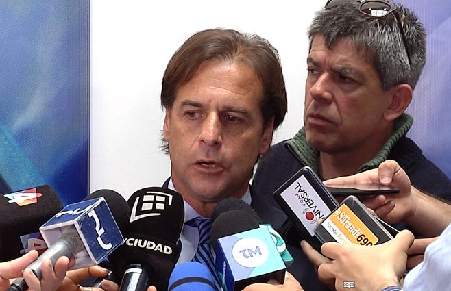 Lacalle-Pou-en-rueda-de-prensa.jpg