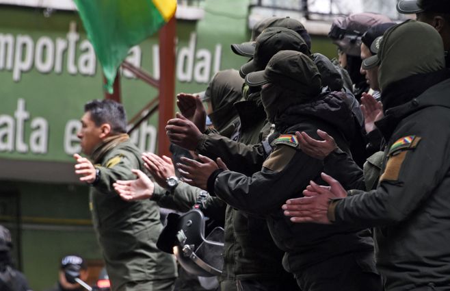Bolivia-policías-en-protesta.jpg