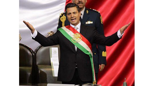 Enrique Peña Nieto asumió como nuevo presidente de México