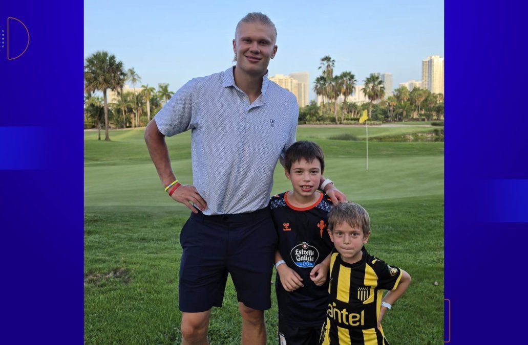 La historia de cómo dos hermanos uruguayos lograron la foto con Erling Haaland en pleno Mundial