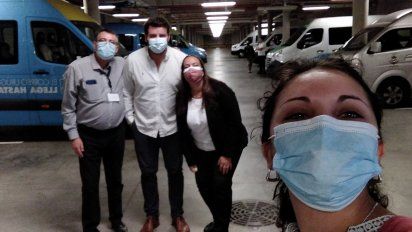 La Dra. Giudici subió esta foto con su equipo como anuncio del inicio de la nueva vacunación en residenciales