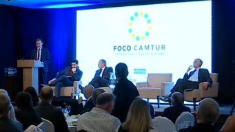 candidatos a la presidencia presentan propuestas a la camara uruguaya de turismo